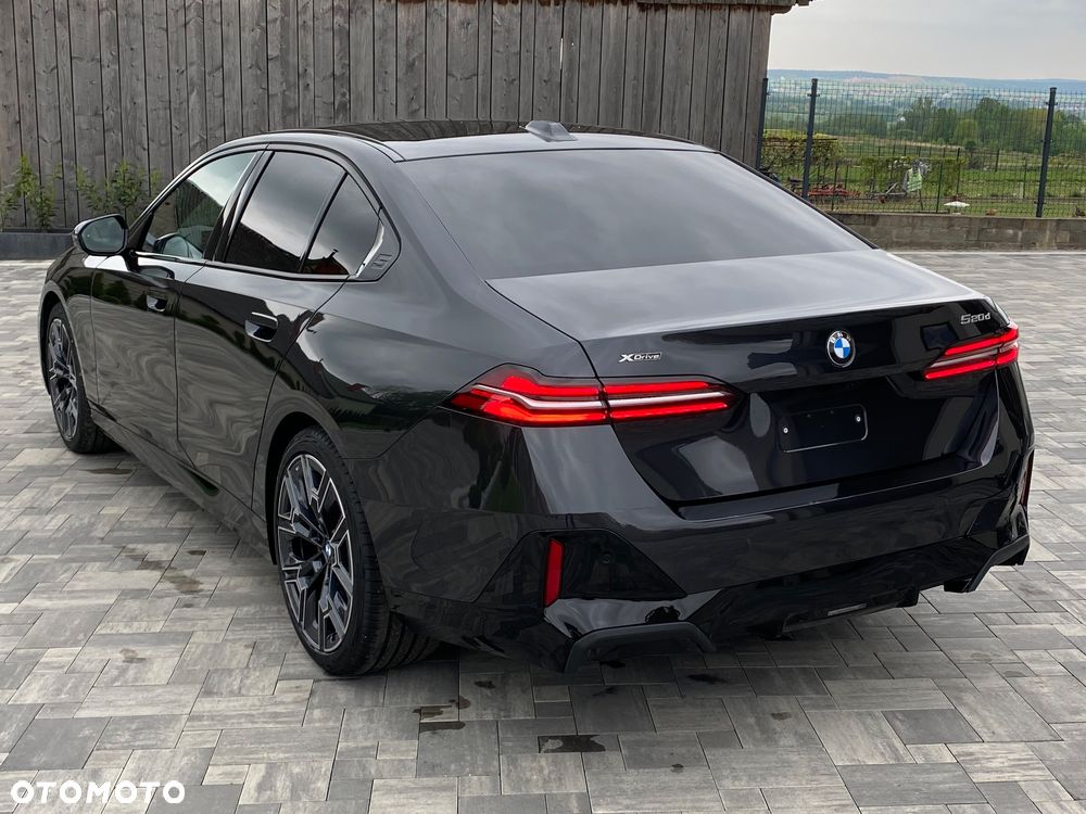 BMW Seria 5 520d xDrive - 14