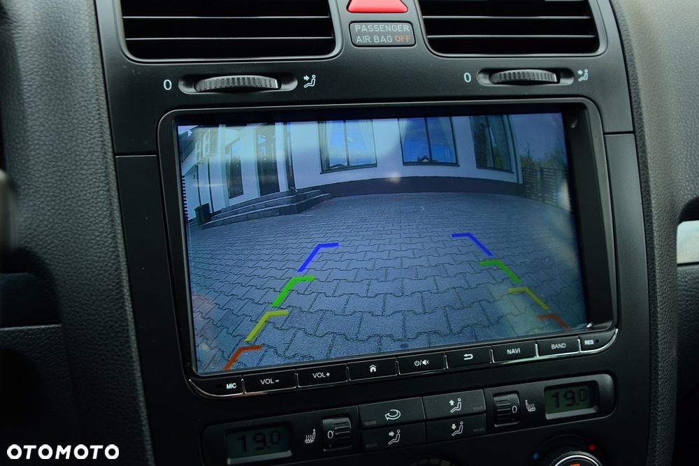 Volkswagen Golf - 18