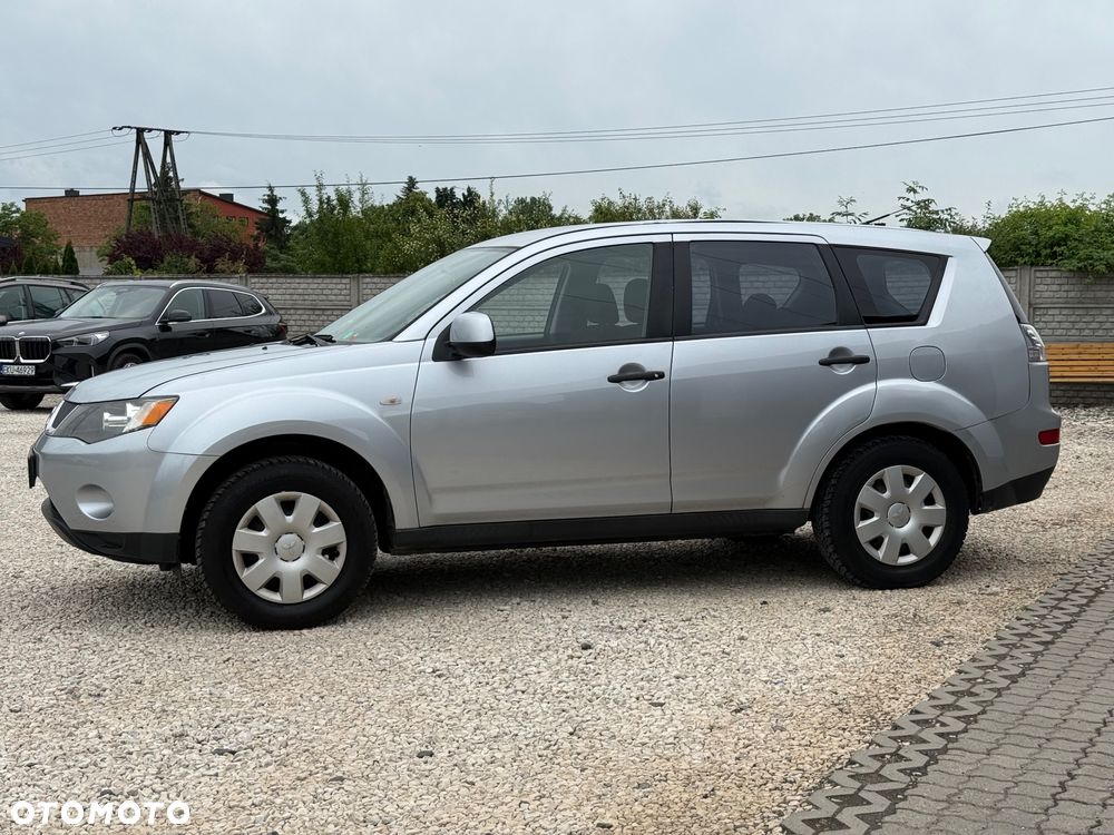 Mitsubishi Outlander 2.0 DID Intense + - 25