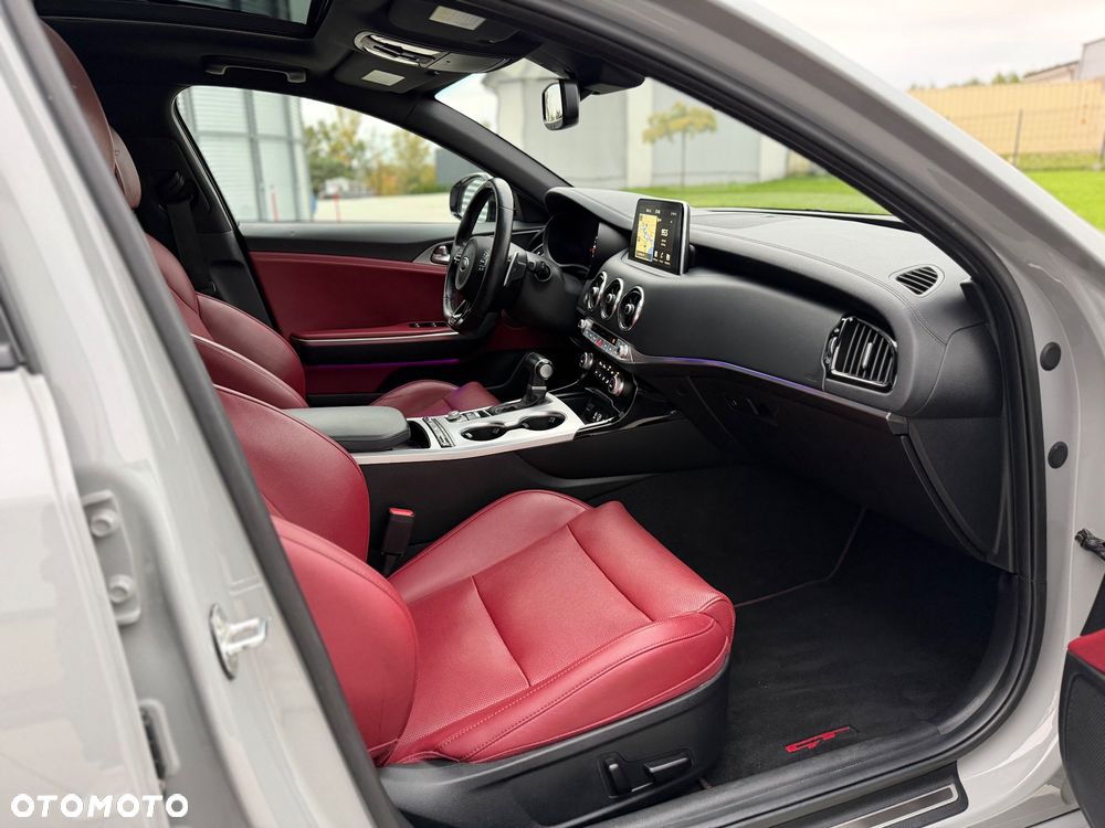 Kia Stinger 3.3 T-GDI V6 GT AWD - 26