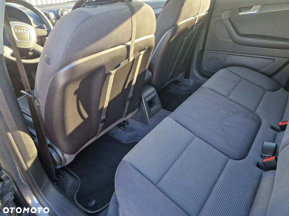 Audi A3 Sportback 1.9 TDI Attraction - 11