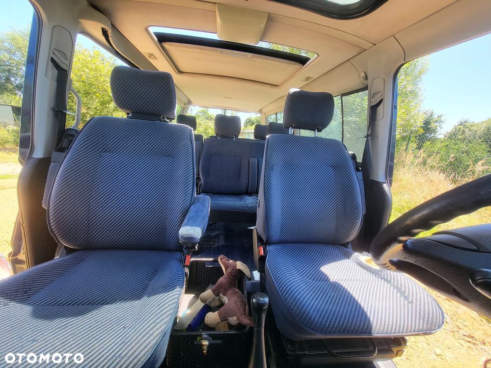 Volkswagen Caravelle GL - 7