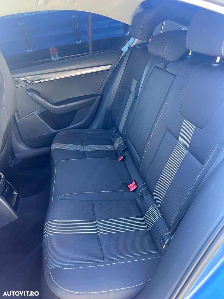 Skoda Octavia 2.0 TDI DSG Style - 12