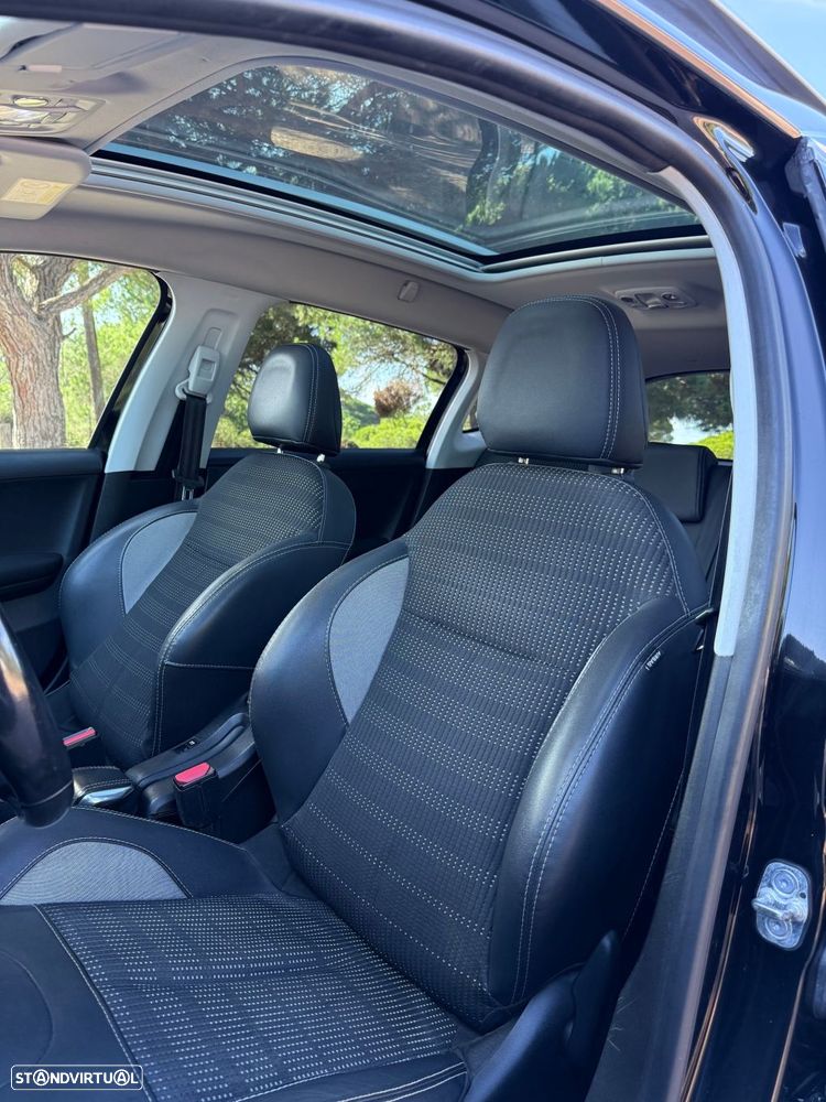 Peugeot 2008 1.2 PureTech Allure EAT6 - 11