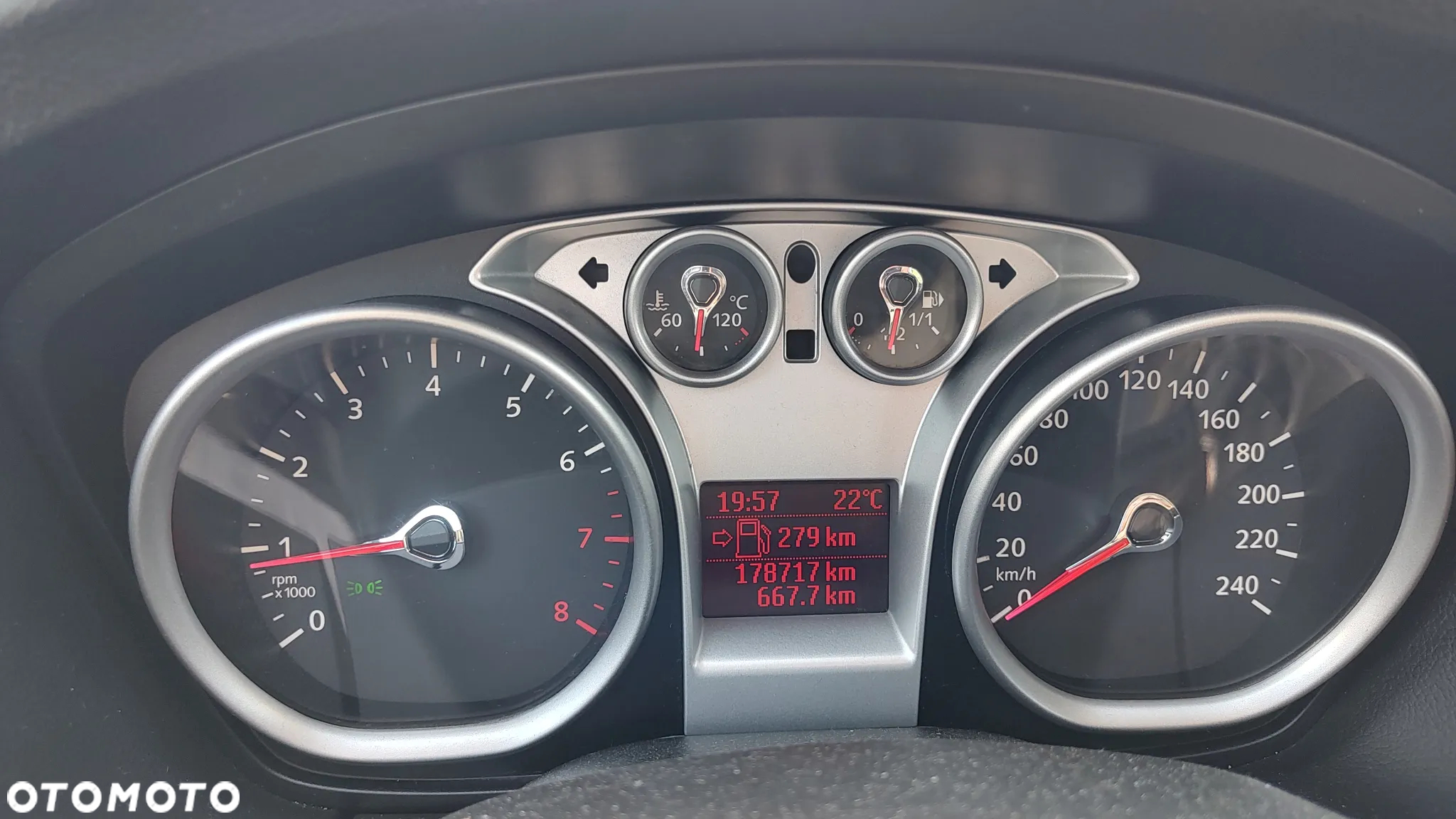 Ford Focus - 12