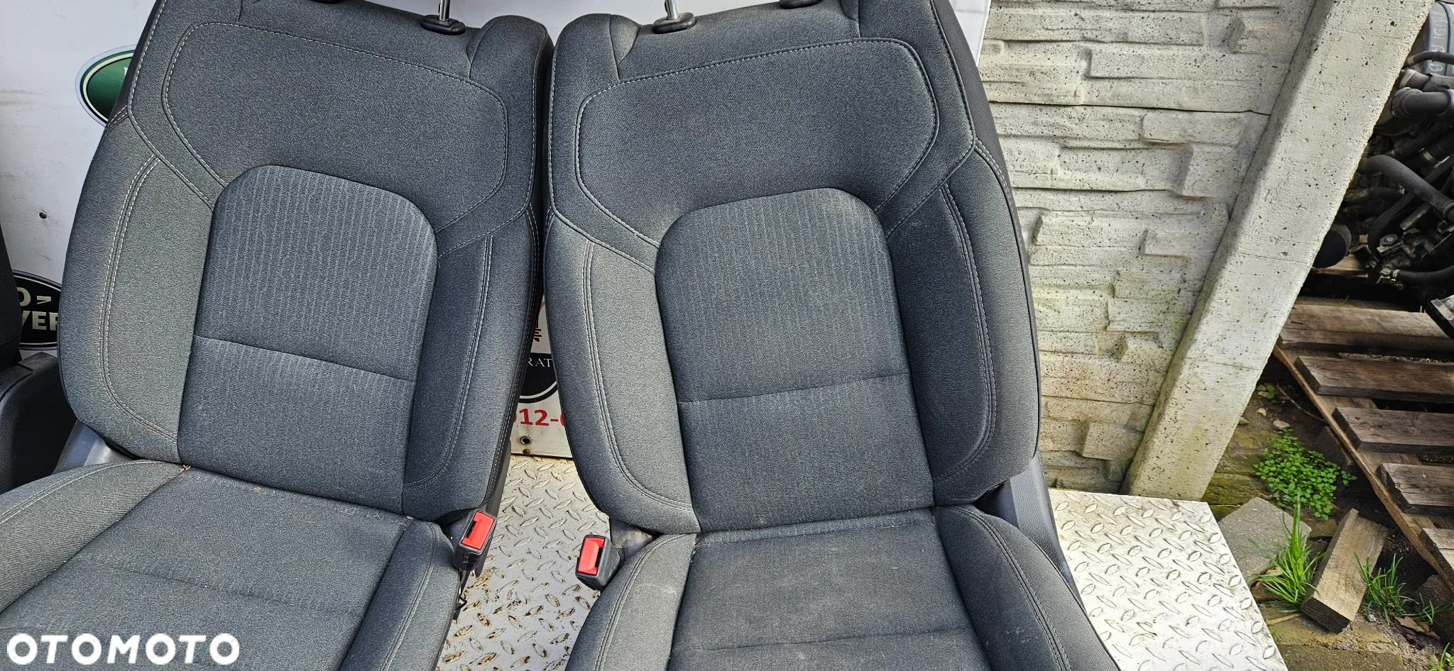 RAM 1500 V 5 2019- Big Horn KRÓTKI QUAD CAB 1,5 Komplet foteli Fotele tapicerka Kanapa Środek Boczki wykładzina Słupek próg listwa CZARNE WNĘTRZE WELUR - 10