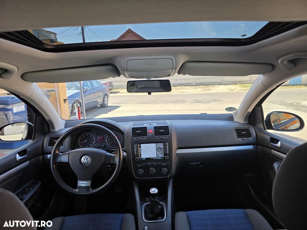Volkswagen Golf - 5