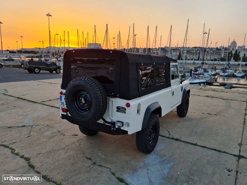Land Rover Defender - 14