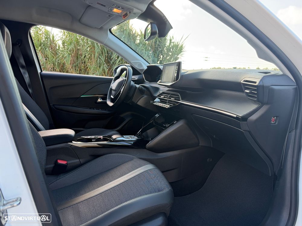 Peugeot e-208 Allure Pack - 22