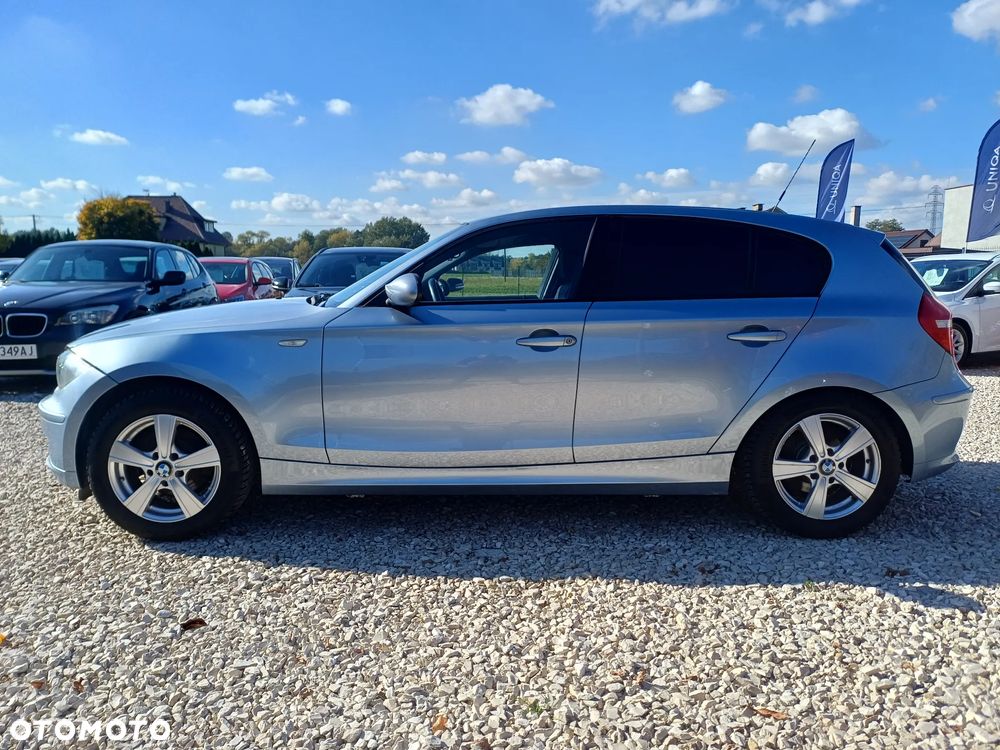 BMW Series 1 2009 photo 2