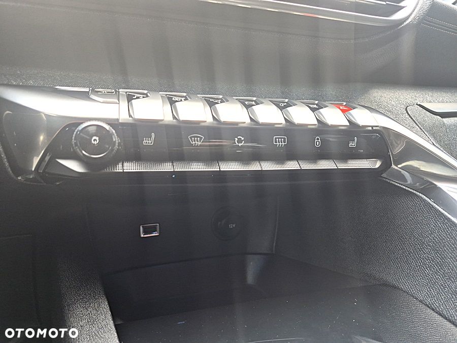 Peugeot 3008 BlueHDi 150 Stop & Start Active Business-Paket - 39