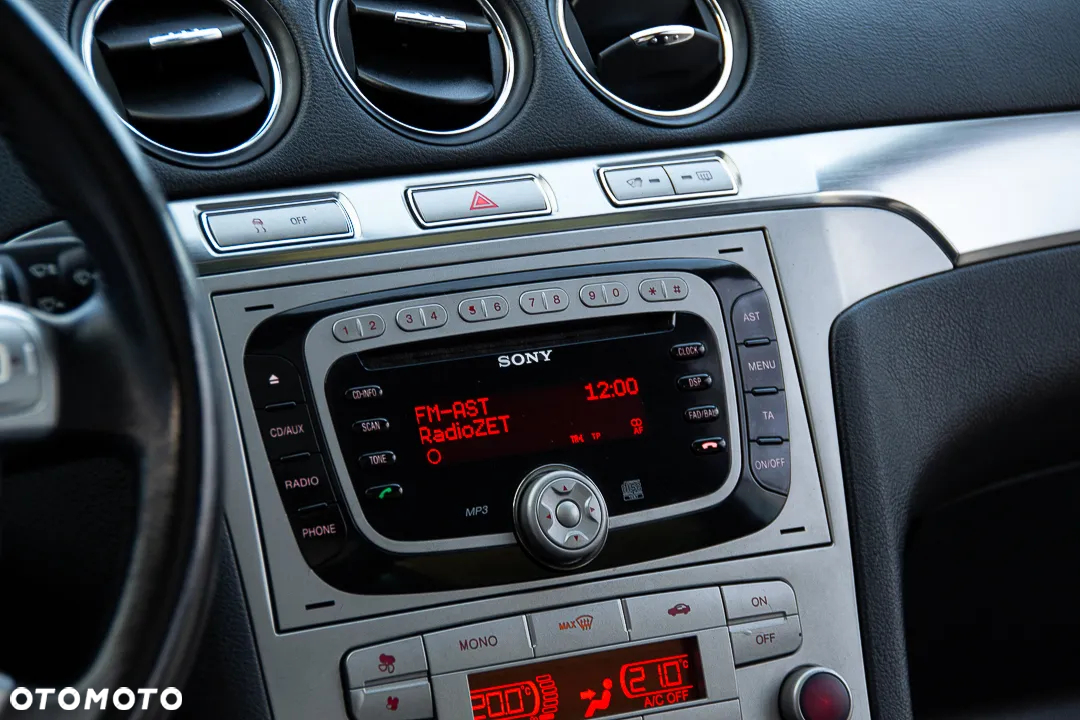 Ford S-Max 2.5 Titanium - 25