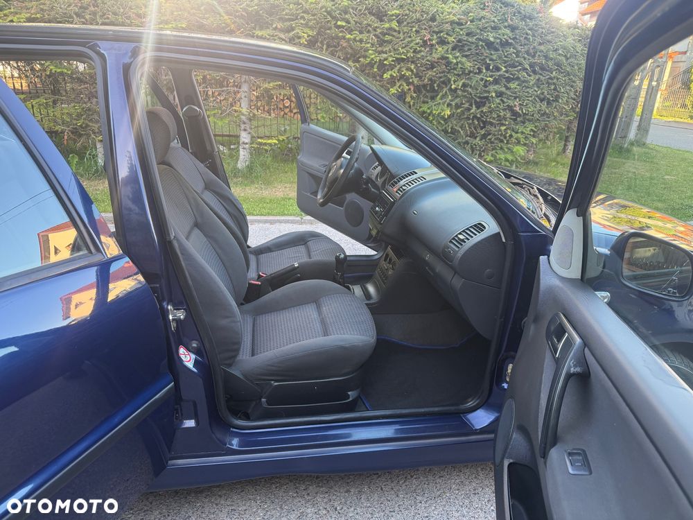Volkswagen Polo 1.4 Comfortline - 12