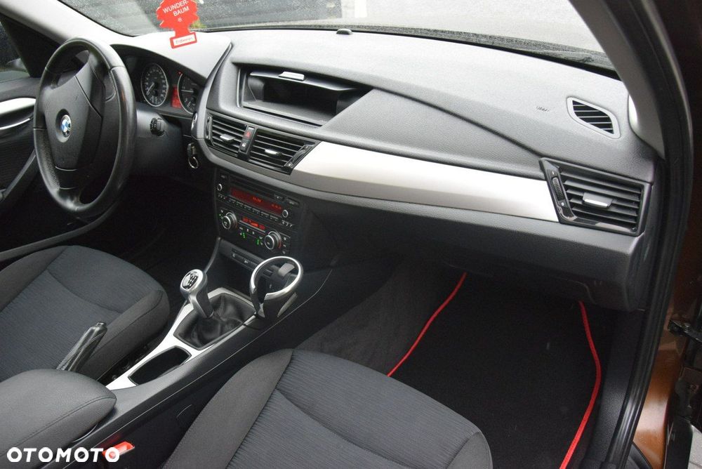BMW X1 sDrive18d - 28