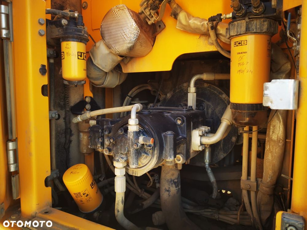 JCB 220X LC - 16