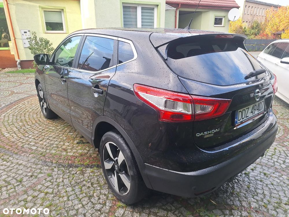 Nissan Qashqai 1.6 dCi 4x4 Tekna - 2