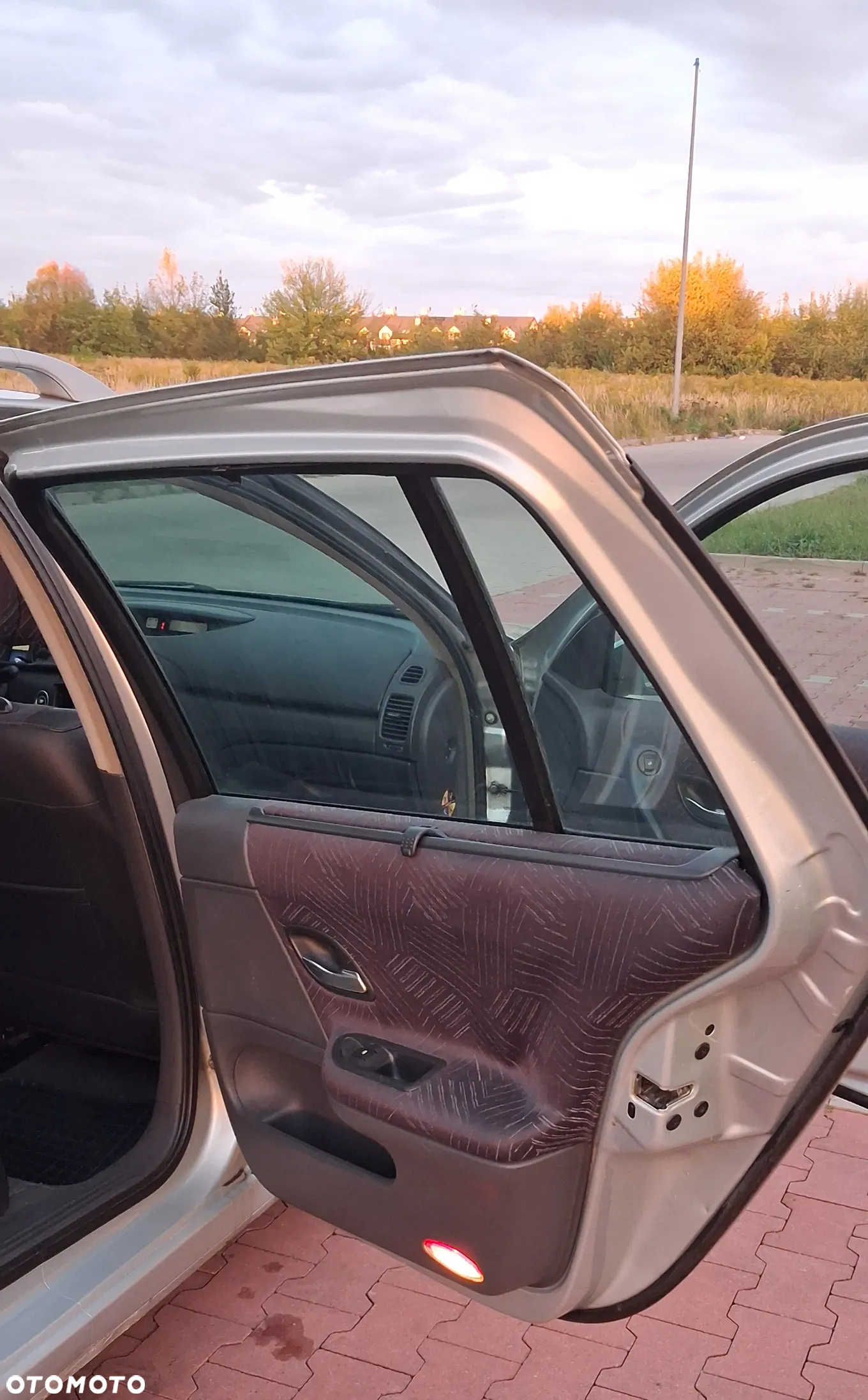Renault Laguna 1.8 Emotion - 31