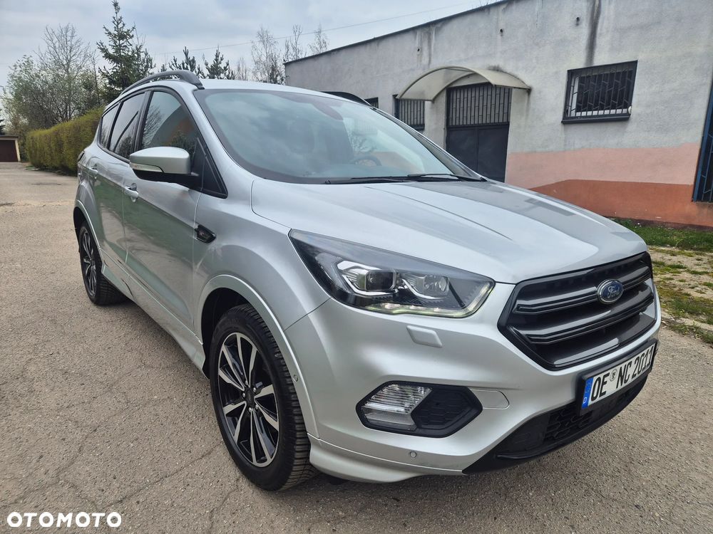 Ford Kuga 1.5 EcoBoost 2x4 ST-Line - 1