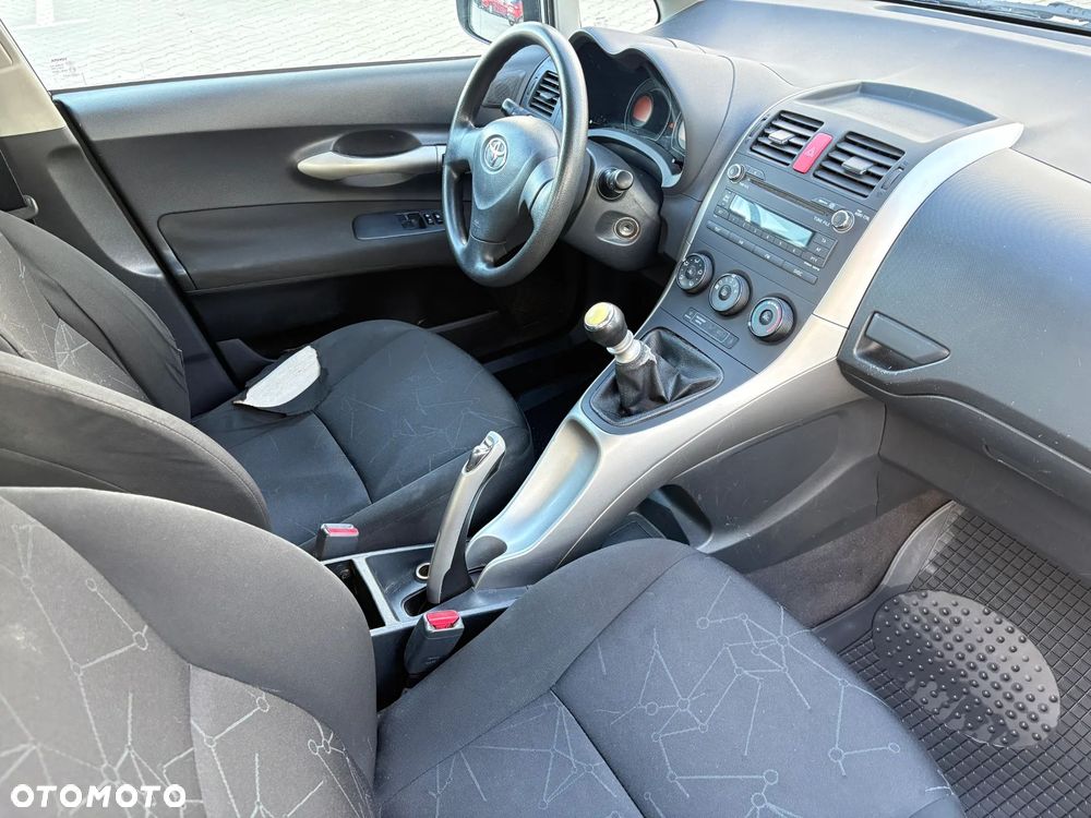 Toyota Auris 1.33 VVT-i Terra - 7
