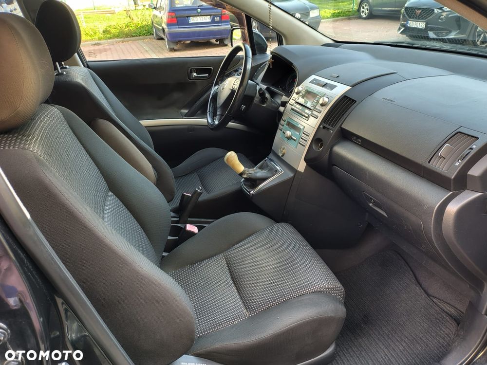 Toyota Corolla Verso - 1