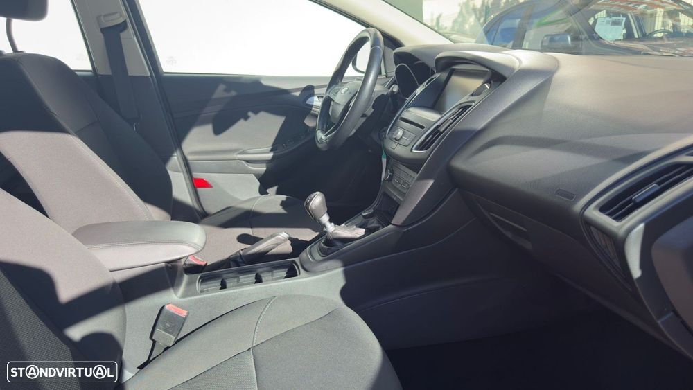Ford Focus SW 1.6 TDCi Trend - 11