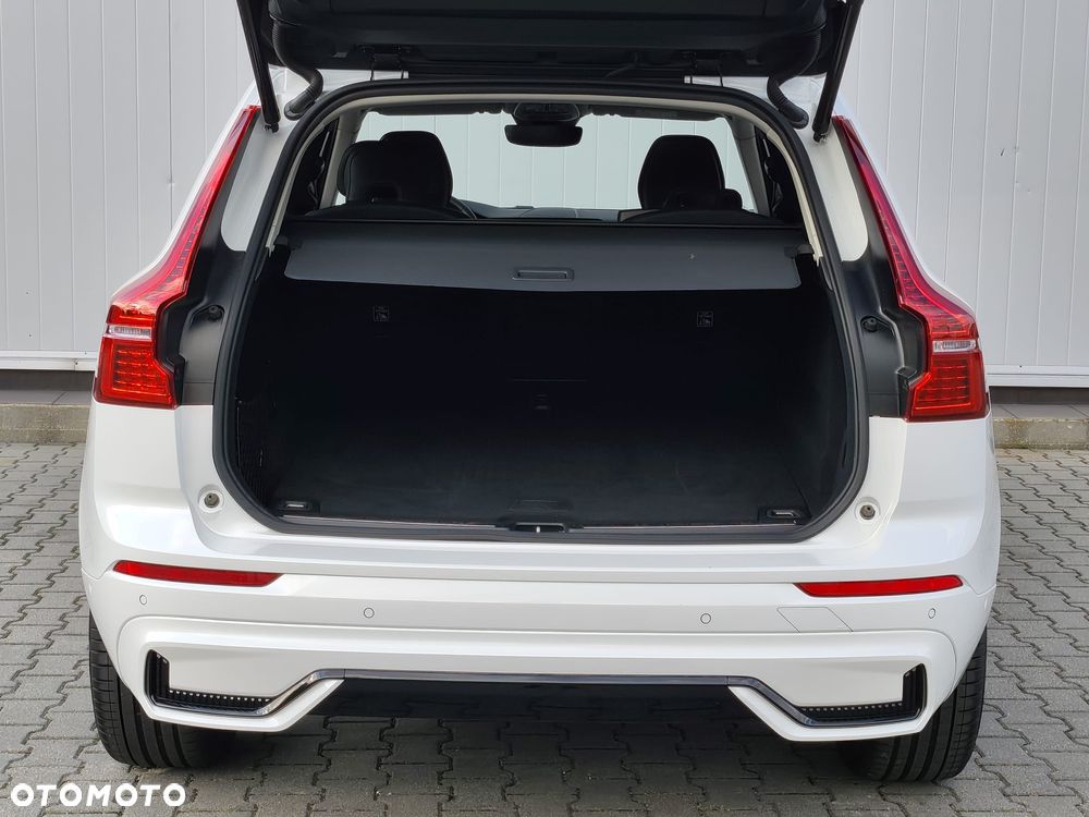 Volvo XC 60 B5 B AWD Ultimate Black Edition - 17