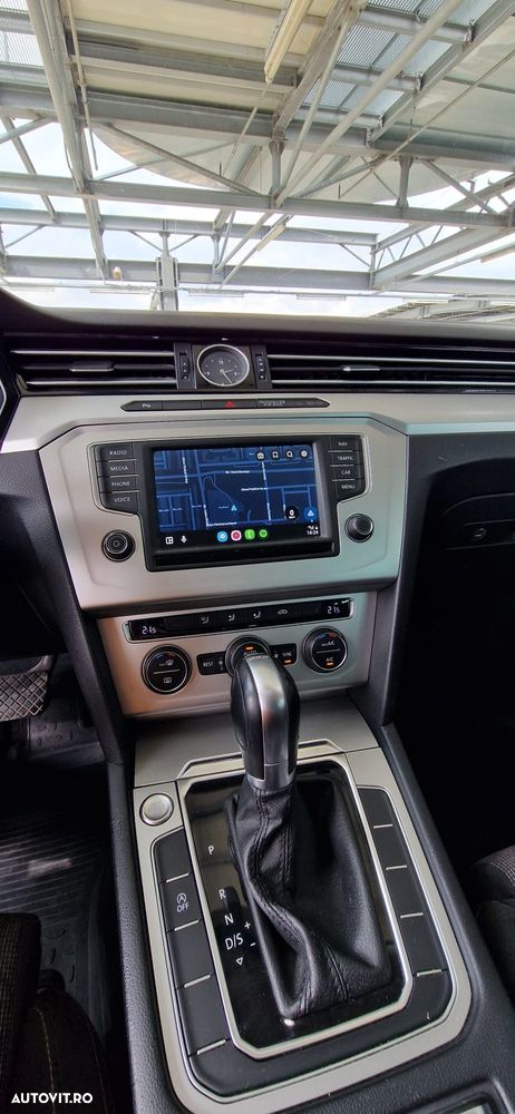 Volkswagen Passat 2.0 TDI DSG Comfortline - 18