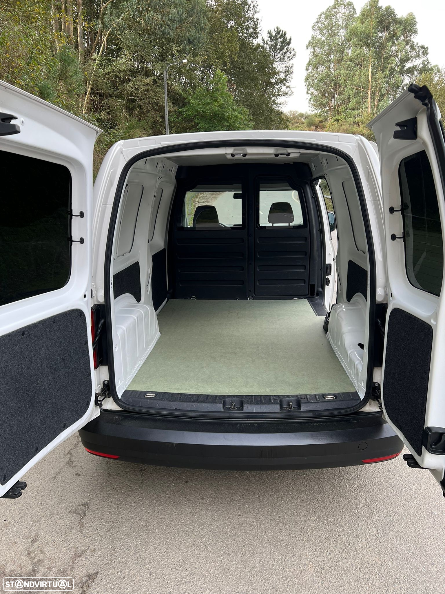 VW Caddy max - 18