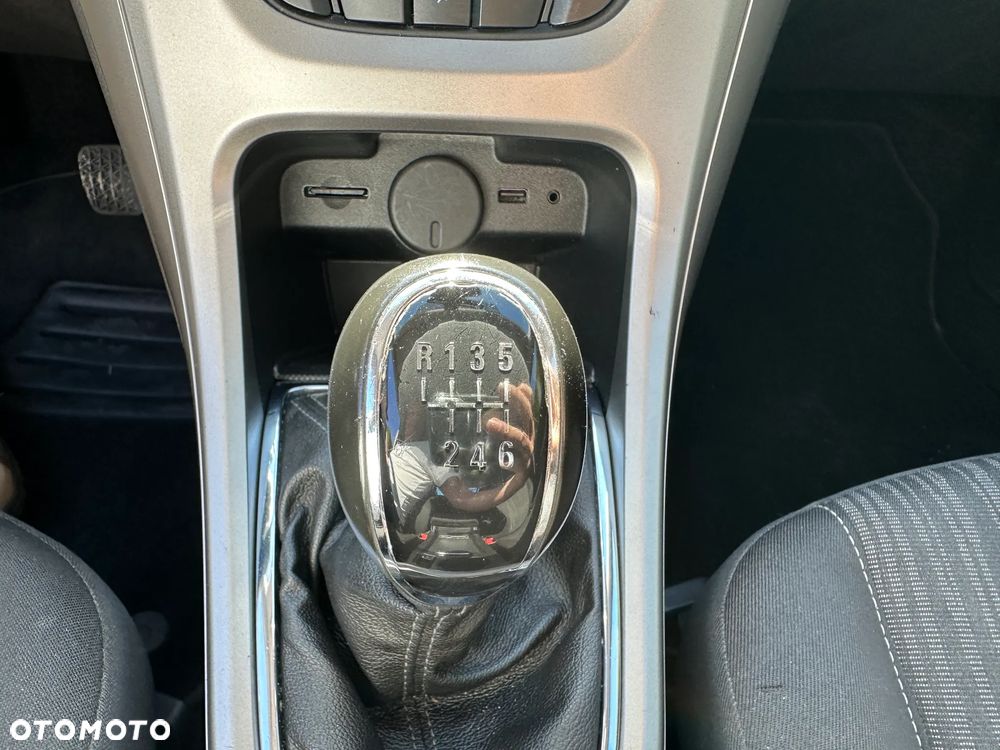 Opel Astra 1.4 Turbo Edition - 24
