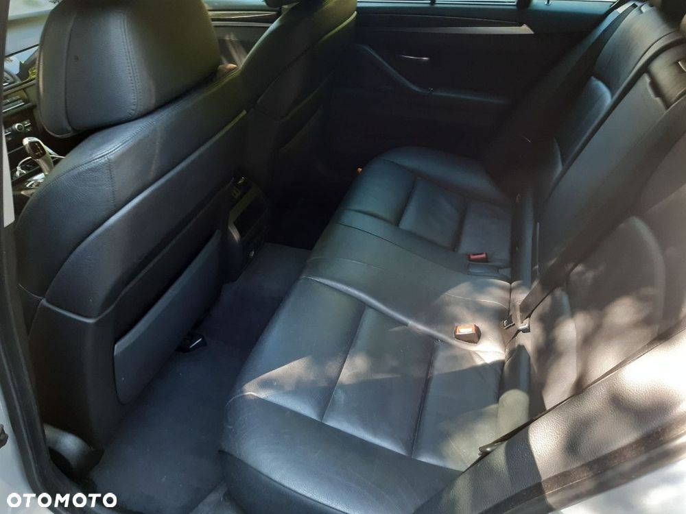 BMW Seria 5 525d xDrive Luxury Line - 15