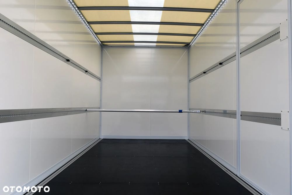 Mercedes-Benz Sprinter 319 - 17