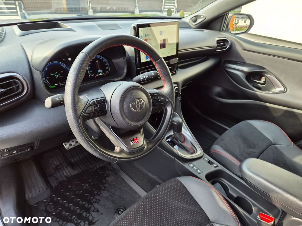 Toyota Yaris Hybrid 1.5 GR Sport - 10