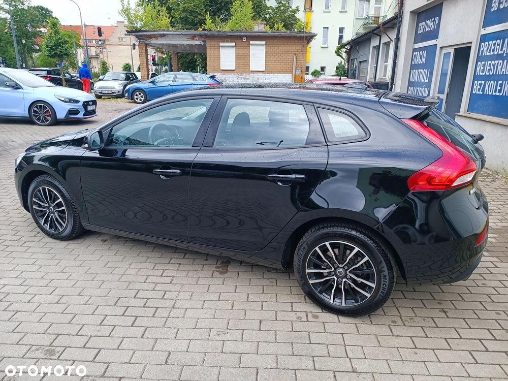 Volvo V40 T3 Geartronic Momentum - 4