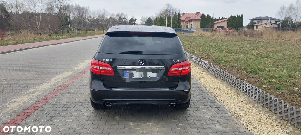 Mercedes-Benz Klasa B 180 CDI (BlueEFFICIENCY) 7G-DCT - 4