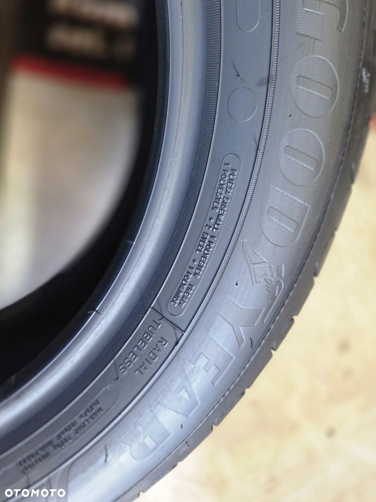 opony używane 215/55R17 Goodyear efficientgrip performance 2 - 7
