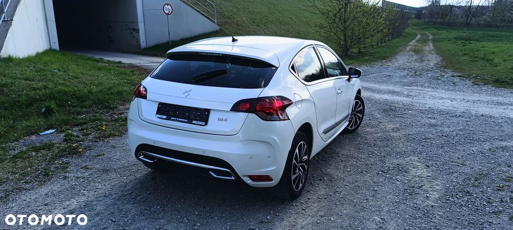 DS Automobiles DS 4 - 12