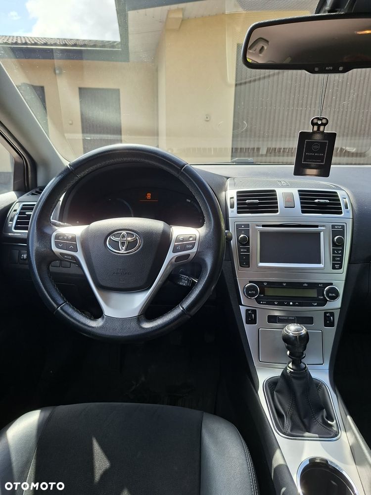 Toyota Avensis 1.8 Prestige - 11