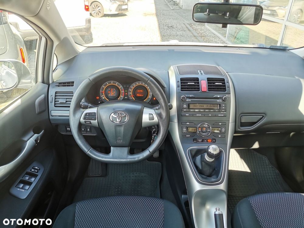 Toyota Auris 1.6 Premium - 12