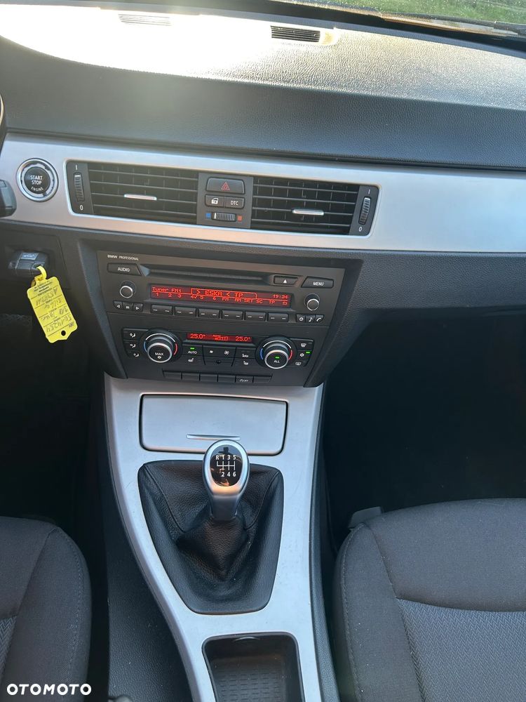 BMW Seria 3 318i Edition Exclusive - 12