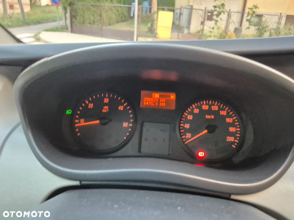 Opel Vivaro - 29