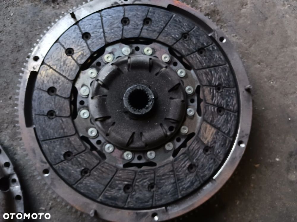 Sprzęgło dwumasa tarcza docisk kompletne 6 BIEGÓW LUK 415043110 2.0 TDI Skoda Octavia Superb Volkswagen Passat Touran Caddy Audi A3 A6 - 4