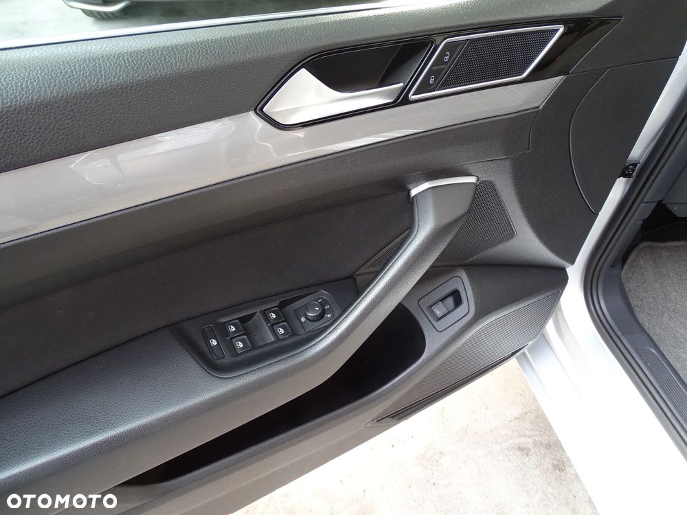 Volkswagen Passat 1.5 TSI EVO Comfortline DSG - 29