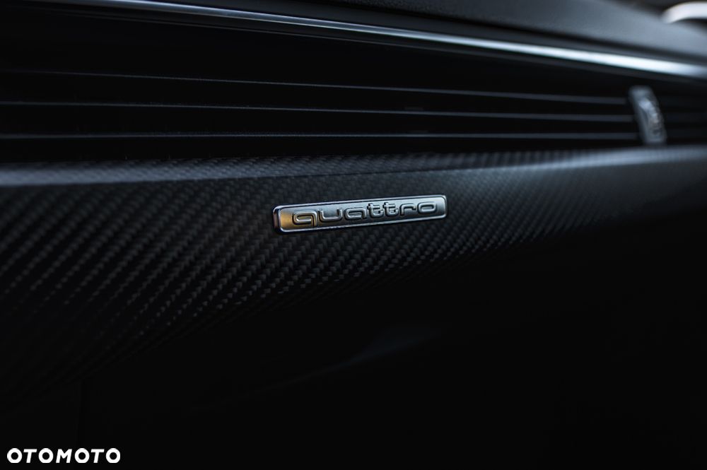 Audi RS4 Avant - 18