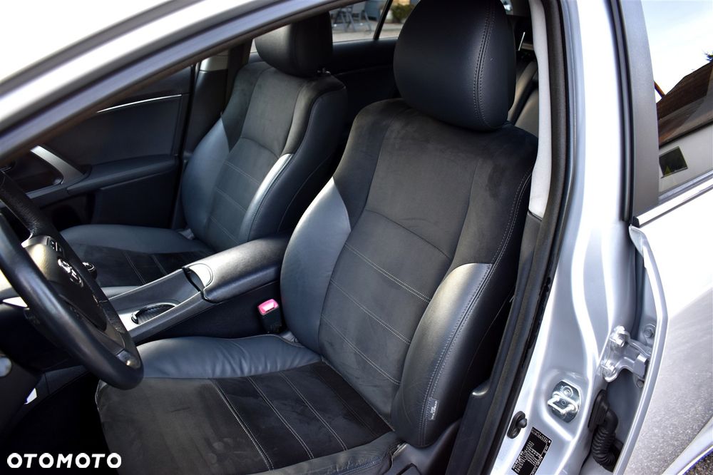 Toyota Avensis 1.8 Sol NAVI - 18