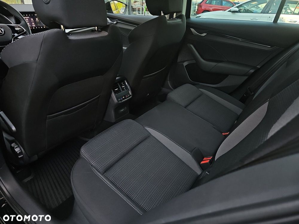 Skoda Octavia 1.5 TSI mHEV Selection DSG - 15