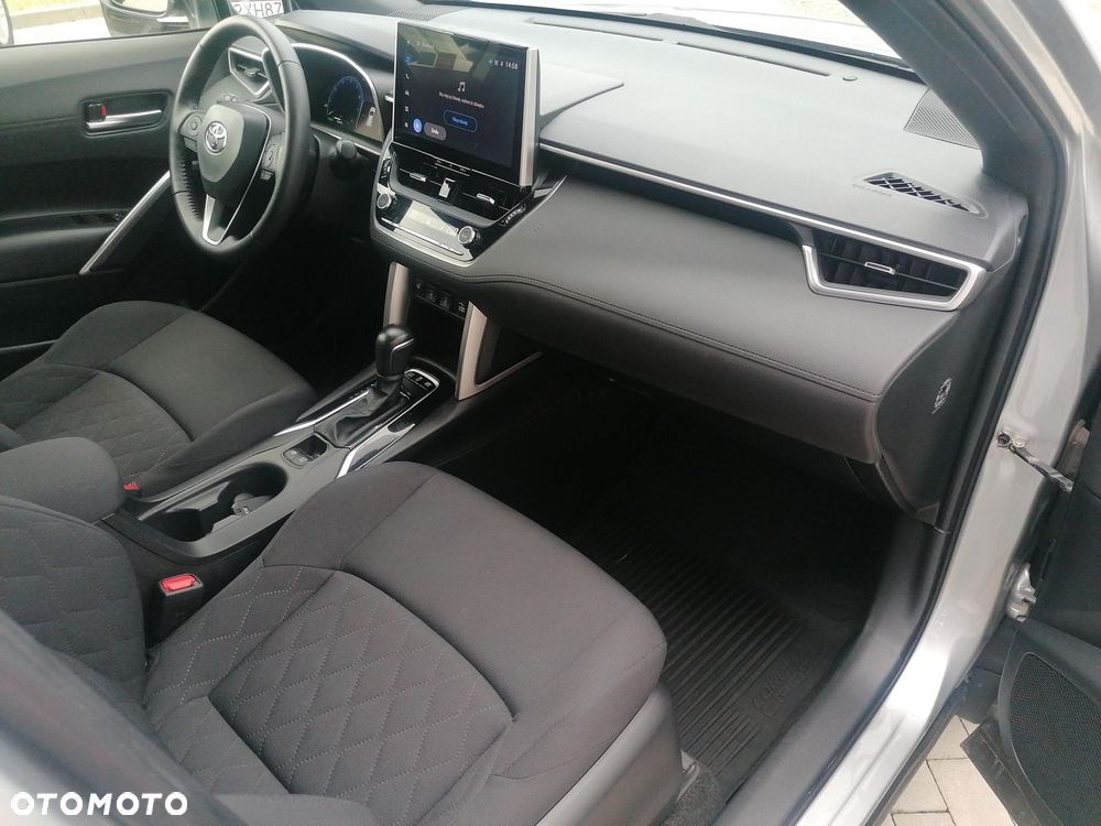Toyota Corolla Cross - 9