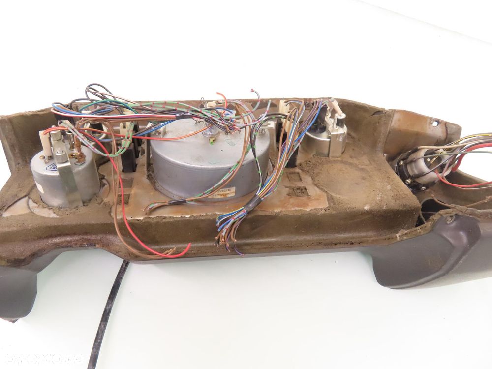 LICZNIK + LINKA GAZU  MERCEDES-BENZ T1 KACZKA 208 D 2.3 - 7