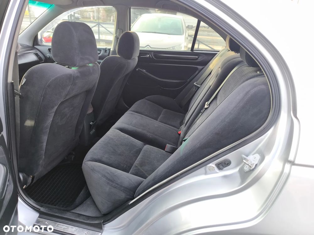 Honda Accord 1.8i ES - 16