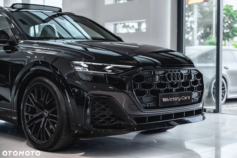 Audi SQ8 - 8