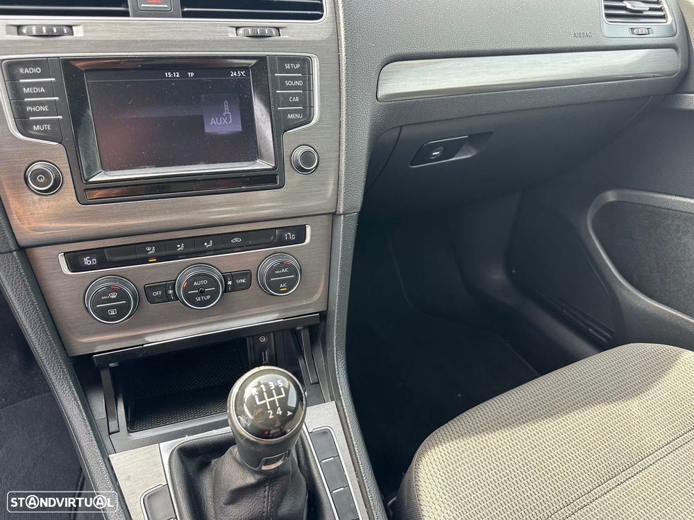 VW Golf 1.6 TDi Confortline - 12